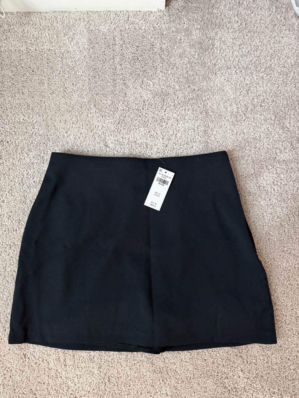 Abercrombie & Fitch Black Straight Skort